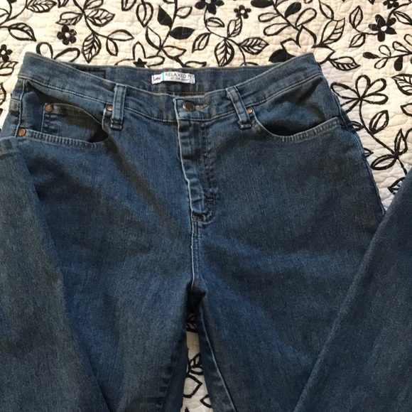 Lee Denim - Ladies blue jeans by Lee, relaxed fit at the waist. Size 10 short. Great cond